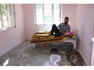 Ruhsal Problemi Olan Şahıs Psikolojik Destek Bekliyor