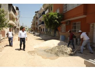 Toroslar’da Kaldırım Çalışmaları Sürüyor