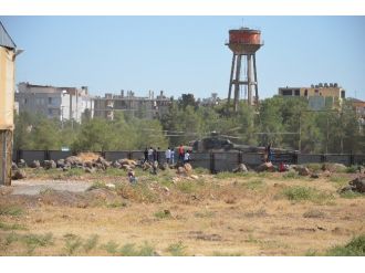 Viranşehir’e 2 Askeri Helikopter İndi