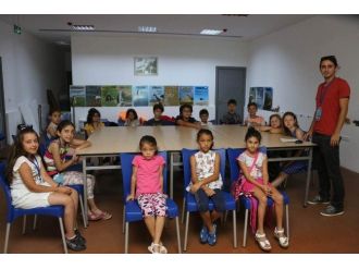 Çocuklar Sualtının Gizemli Dünyasını Keşfediyorlar