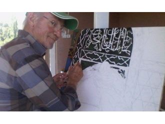 Huzurevinde Resim Yapıyor