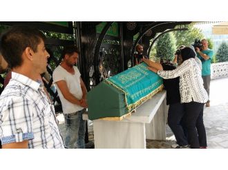 Emniyet Müdür Yardımcısı Tarafından Vurulan Genç Son Yolculuğuna Uğurlandı