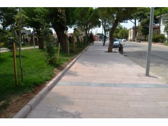 Saadettin Baycan Parkına Andazit Kaldırım