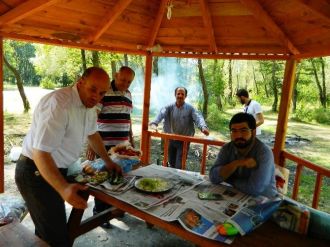 Yaz Kuran Kursuna Katılan Öğrencilere Piknik Ziyafeti