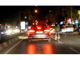 (Özel Haber) Çocuğun Bisikletle Tehlikeli Yolculuğu