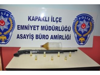 Evinden Pompalı Tüfek, Aracından Uyuşturucu Çıktı