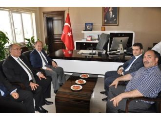 Akdağ, Köprüköy Kaymakamı Bilici’yi Ziyaret Etti