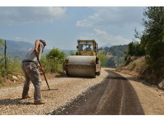 Başkan Böcek; “Yayla Yollarını Asfaltlıyoruz”