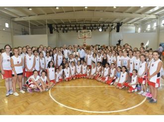 Çiğli’de Yaz Spor Okullarında Büyük Buluşma