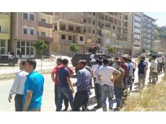 Şemdinli Yolundaki Tuzaklar Temizleniyor