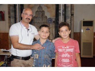 Kur’an Öğrenip Altınları Kaptılar