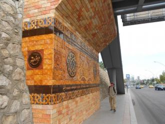 Köprülü Kavşakların Altı Sanat Galerisi Gibi