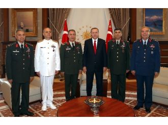 Genelkurmay Başkanı Ve Kuvvet Komutanlarını Kabul Etti