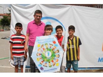 Merkezefendi Belediyesi’nden Çocuklara Uçurtma