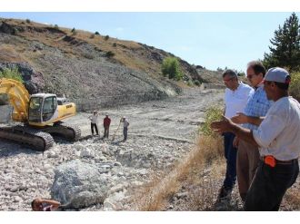 Heyelan Ve Su Taşkınlarına Karşı Altınoluk Göleti Onarıma Alındı