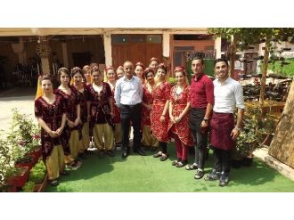 Memleketi Şanlıurfa’nın Yöresel Tatlarını Ve Kıyafetlerini Eskişehir’e Taşıdı