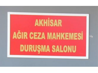 Acılı Anne Mahkeme Dışına Çıkarıldı