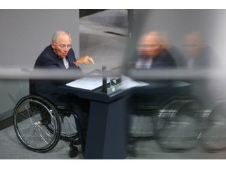 Alman Maliye Bakanı: “Yunanistan’a Bir Şans Vermemek Sorumsuzluk Olur”