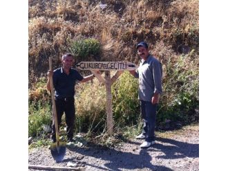 Belde Sakinlerinden Tabelalı Hizmet