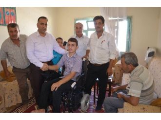 Başkan Sarı Engelli Genci Sevindirdi