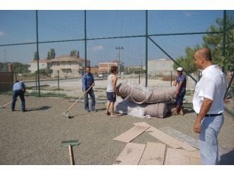 Lapseki İlçesine 1 Milyon 200 Bin Liralık Halı Saha Yatırımı