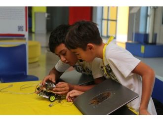 Minik Mucitler İş Başında