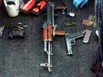 Otomobilde Silah Ve Mühimmat Ele Geçirildi