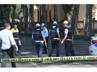 Dolmabahçe Sarayı’nda Nöbet Tutan Polislere Bombalı Saldırı