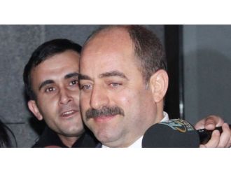 Eski Savcılar Öz Ve Kara Hakkında Kırmızı Bülten Talebi