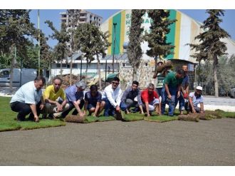 Erdemli’de Futbol Sahası Yapım Çalışmaları Hız Kazandı