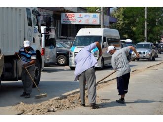 Erenlerde Hizmet Hız Kesmiyor