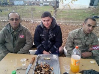 Burdurlu Şehidin Baba Evine Ateş Düştü