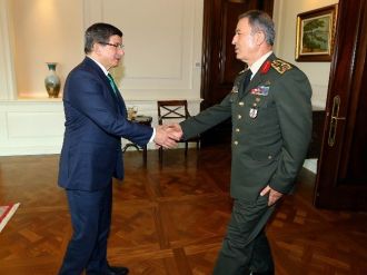 Başbakan Davutoğlu, Genelkurmay Başkanı Orgeneral Akar Ve Kuvvet Komutanlarını Kabul Etti