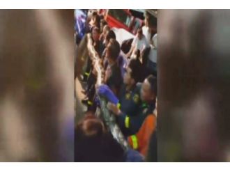 Yakalanan Yılanı 15 Kişi Taşıyabildi