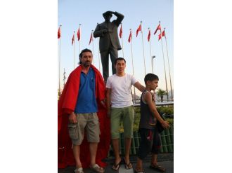 Tek Kişilik Şehit Eylemine Kırgızistanlı Turistler Destek Verdi