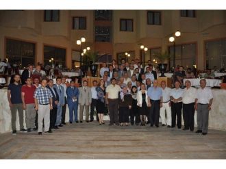 Vergi Rekortmenleri Ve Hayırseverlere Plaket