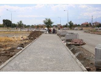 Mimar Sinan Mahallesinde Kaldırım Çalışmaları Devam Ediyor