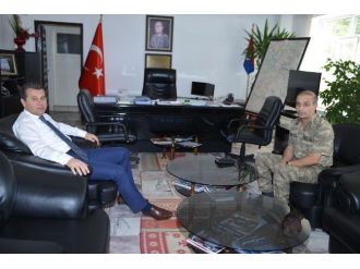 Vali Azmi Çelik İl Jandarma Komutanı Topuz’u Ziyaret Etti