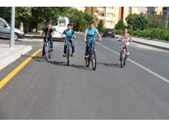 Denizli’de Çocuklar Bisikletten İnmiyor
