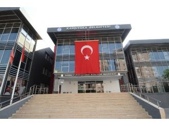 Karşıyaka Belediyesi’nden Terör Olaylarına Türk Bayraklı Tepki