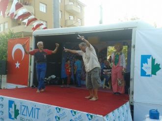 Mahalle Etkinliklerinde, Çocuklar Kadar Büyüklerde Eğleniyor