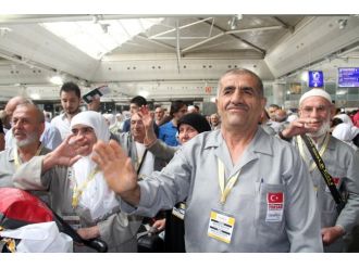 İlk Hac Kafilesi Uğurlandı
