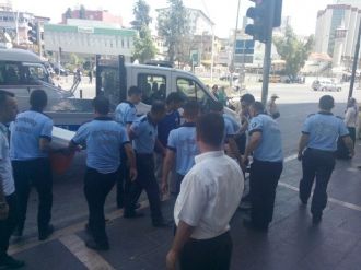 Büyükşehır Zabıtası, Seyyar Satıcılara Göz Açtırmıyor