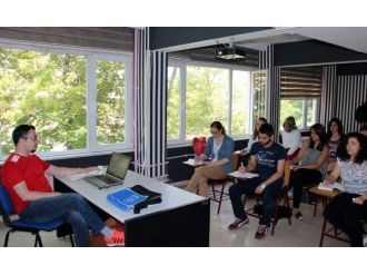 Stajyer Öğrencilerden Ders Başı
