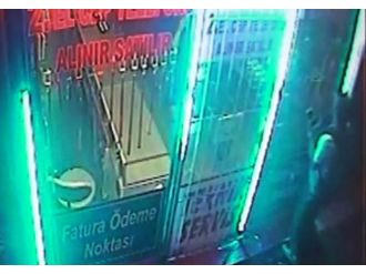 Şaşkın Hırsızlar Gerçek Sandıkları Maket Telefonları Çaldı