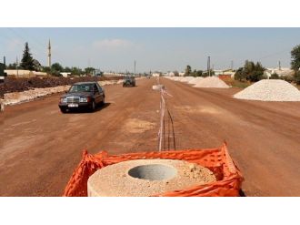 Altınova Yolunda Çalışmalar Sürüyor