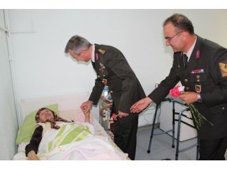 Jandarma Alay Komutanı Albay Taşkın Huzur Evini Ziyaret Etti