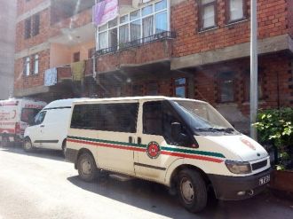 19 Yaşındaki Genç Kız Banyoda Kendini Astı