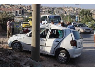 Virajı Alamayınca Elektrik Direğine Çarptı