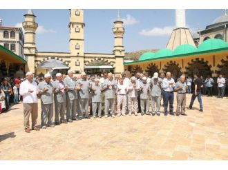 Yozgat’ta İlk Hacı Kafilesi Dualarla Kutsal Topraklara Uğurlandı